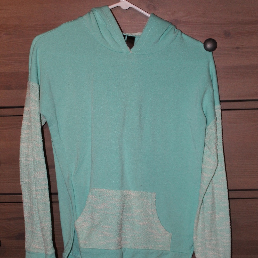 sweatshirt